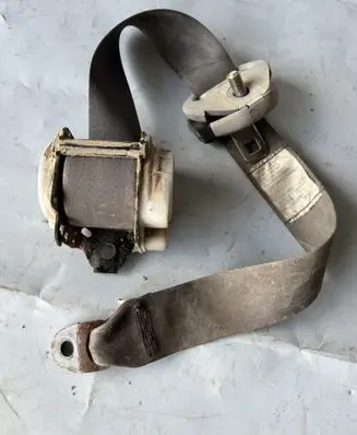 Suzuki Grand Vitara I Rear seatbelt