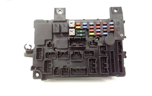 Mitsubishi Outlander Fuse module 8637A862 501H11F08 L8637011A