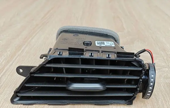BMW 5 G30 G31 G38 Dashboard side air vent grill/cover trim 9329585