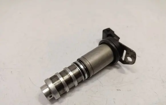 BMW X5M E70 Camshaft vanos timing valve 8605123 11368605123 11367585776