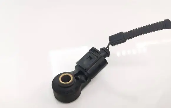 Volkswagen Golf V Detonation knock sensor 0261231146
