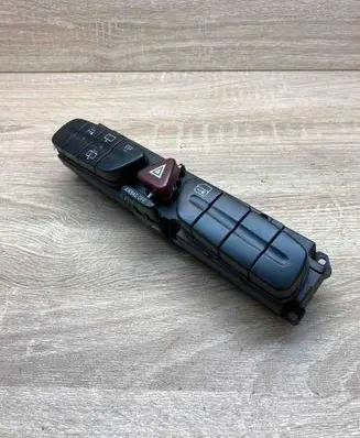 Mercedes-Benz C W203 Hazard light switch 2038210651 3306380101 Q13