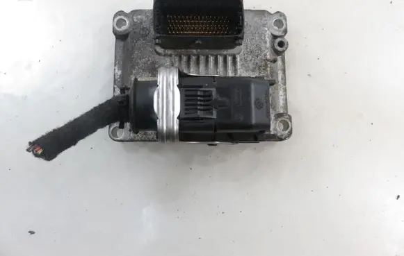 Opel Corsa C Engine control unit/module 0261207421
