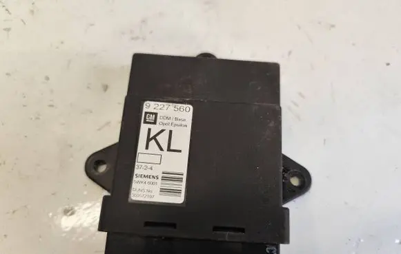 Opel Vectra C Door control unit/module 360572197 9227560 5WK46001