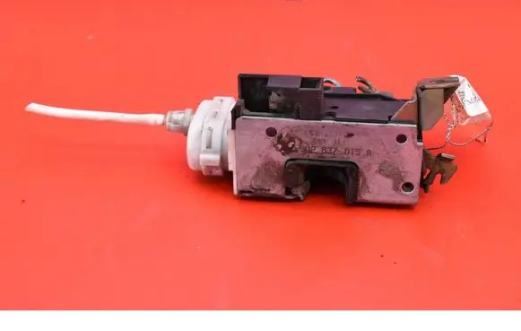 Audi A4 S4 B5 8D Front door lock 8D2837015A