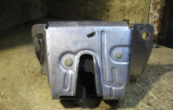 Mercedes-Benz ML W163 Tailgate/trunk/boot lock/catch/latch A1637400235