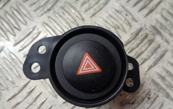 Peugeot 108 Hazard light switch GZ6192053