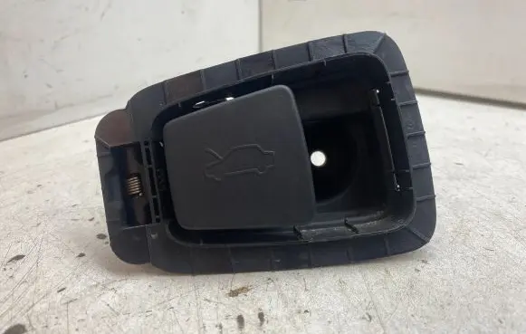 Volvo XC60 Engine bonnet (hood) release handle 32277309