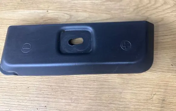 Toyota Avensis T250 Battery box tray cover/lid 5844105010