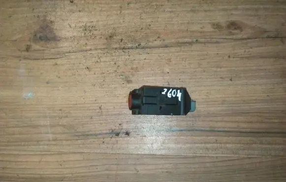 Volkswagen PASSAT B4 Fuel cut-off switch 960826a f2ab-9341-aa