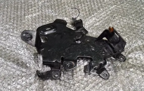 Renault Master III Thermostat housing 212001466R