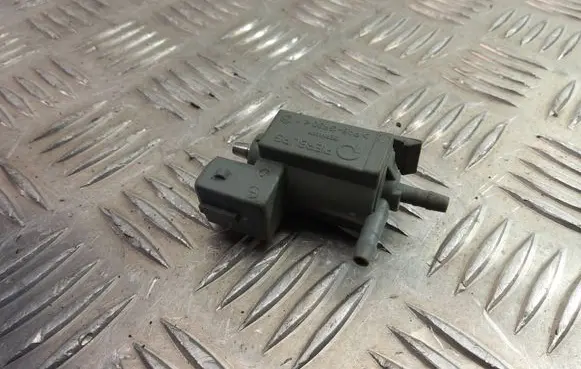 BMW 7 E65 E66 Vacuum valve 7516375