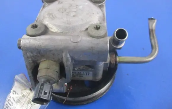 Ford Focus C-MAX Power steering pump 2S413A696AA