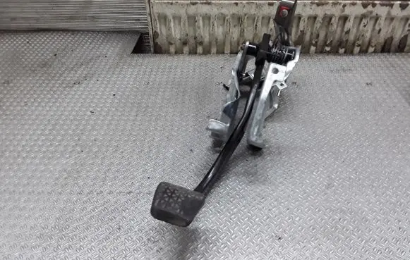 Opel Zafira B Brake pedal 24463406