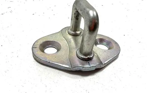 Suzuki Vitara (LY) Rear door lock loop/hook striker 6J26