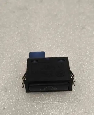 Tailgate opening switch