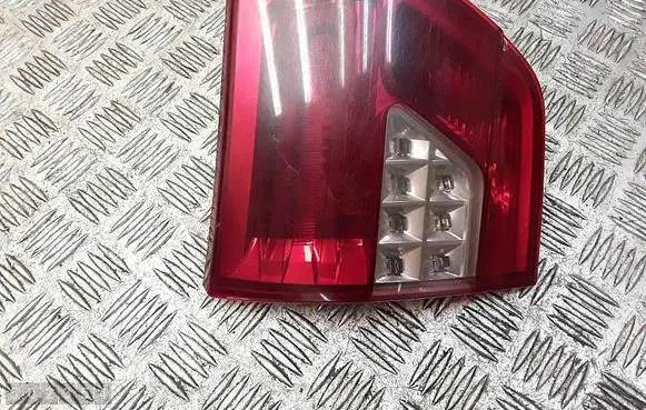Citroen C5 Tailgate rear/tail lights 9681074380