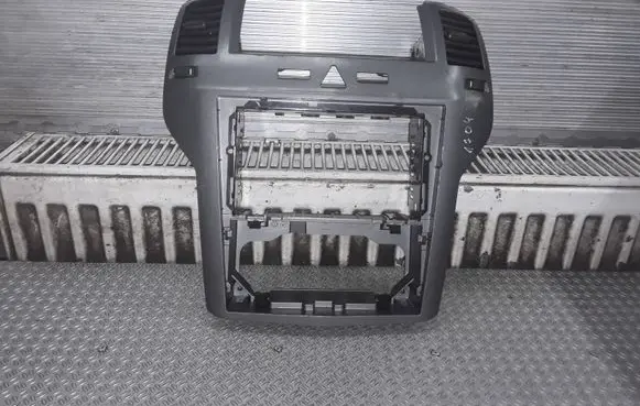 Opel Zafira B Radio/GPS head unit trim 13162556