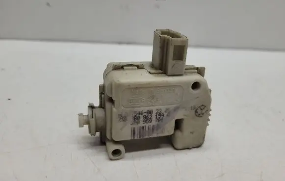 Volkswagen Golf IV Central locking motor 3B0959781