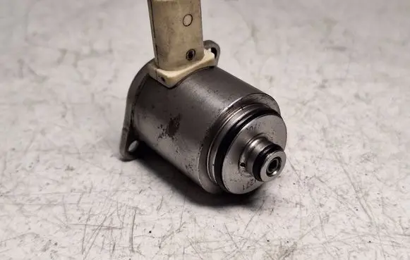 BMW X5 E53 Hydraulic servotronic pressure valve 32106788212 32106767408 32136764984
