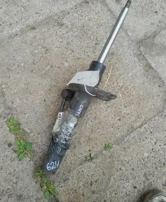 Skoda Octavia Mk2 (1Z) Front shock absorber/damper