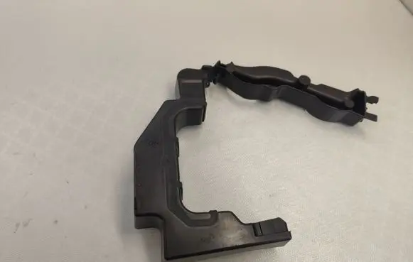 Audi Q7 4M Radiator support slam panel bracket 4M0121287B