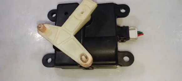 Nissan Primera Air flap motor/actuator 3T05030820