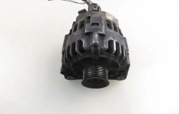 Volkswagen Polo IV 9N3 Generator/alternator 03D903025J