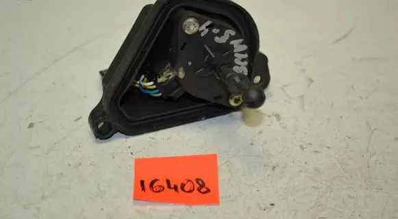 BMW 5 E39 Headlight level adjustment motor 15373500 63126908409