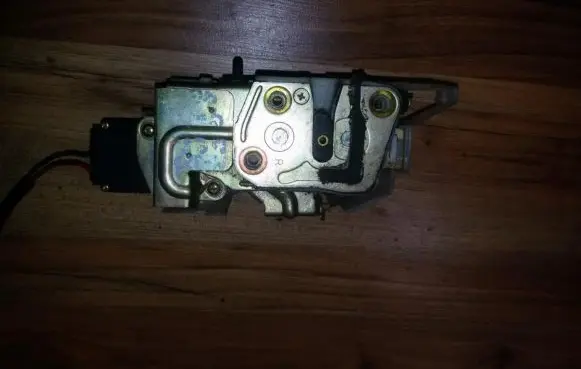 Mazda 323 Rear door lock