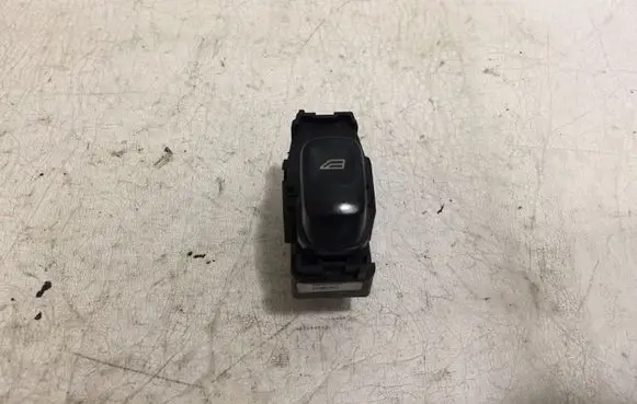 Volvo XC70 Electric window control switch 8685288 03W285