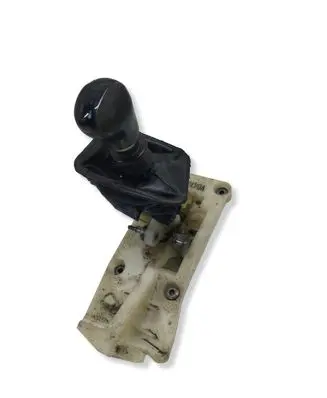 Nissan X-Trail T30 Gear shifter/selector V041025