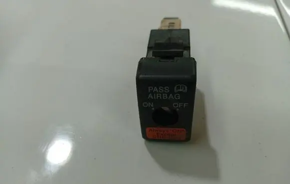 Mazda 6 Passenger airbag on/off switch 