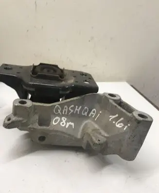 Nissan Qashqai Engine mount bracket F6036100F6036130