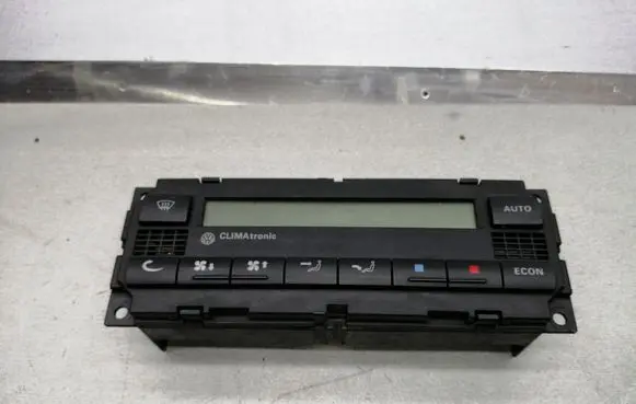 Volkswagen PASSAT B5 Climate control unit