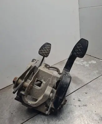 Volkswagen II LT Pedal assembly A9012902016 A9012901916 A6382900316