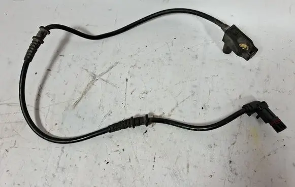 Mercedes-Benz SLK R170 ABS brake wheel speed sensor A2025400634