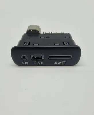 Maserati Ghibli AUX in-socket connector 670102009 68332335 33325336