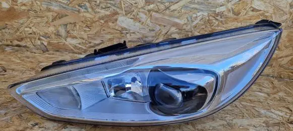 Ford Focus Headlight/headlamp LPL060