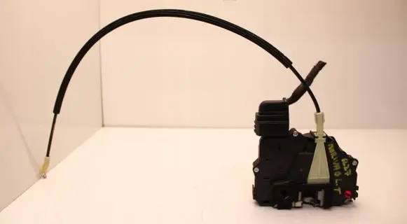 Opel Meriva B Rear door lock 