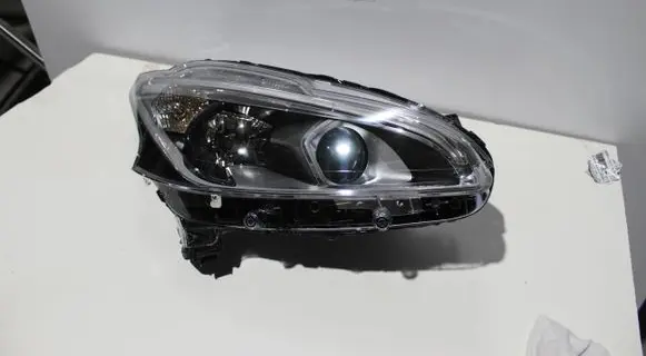 Peugeot 208 Headlight/headlamp
