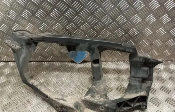 Mitsubishi Colt Headlight/headlamp mounting bracket MN105060