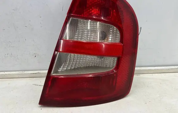 Skoda Fabia Mk1 (6Y) Rear/tail lights 6y6945096b 6y6945112b