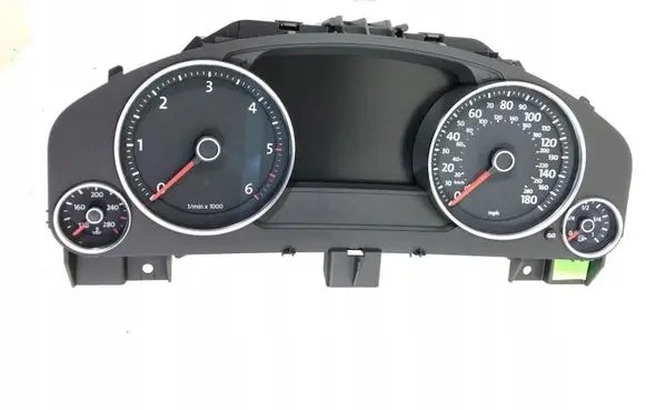 Volkswagen Touareg II Speedometer (instrument cluster) 7P6920982L