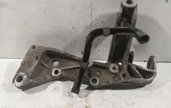Volkswagen Golf V Front lower control arm/wishbone 1K0199295E