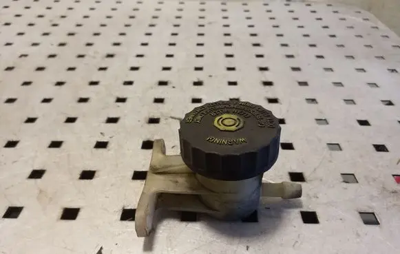 Opel Sintra Clutch fluid reservoir/tank 
