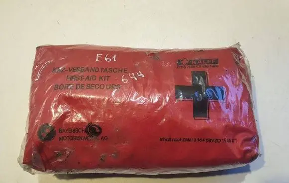 BMW 5 E60 E61 First aid kit 8163269
