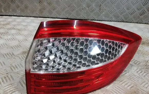 Ford Mondeo MK IV Rear/tail lights 7S7113404B