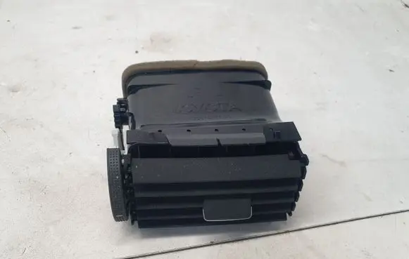 Toyota Avensis T250 Dash center air vent grill TSM5512G