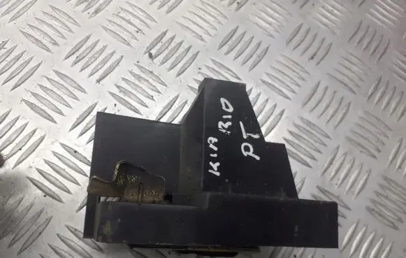 KIA Rio Rear door lock